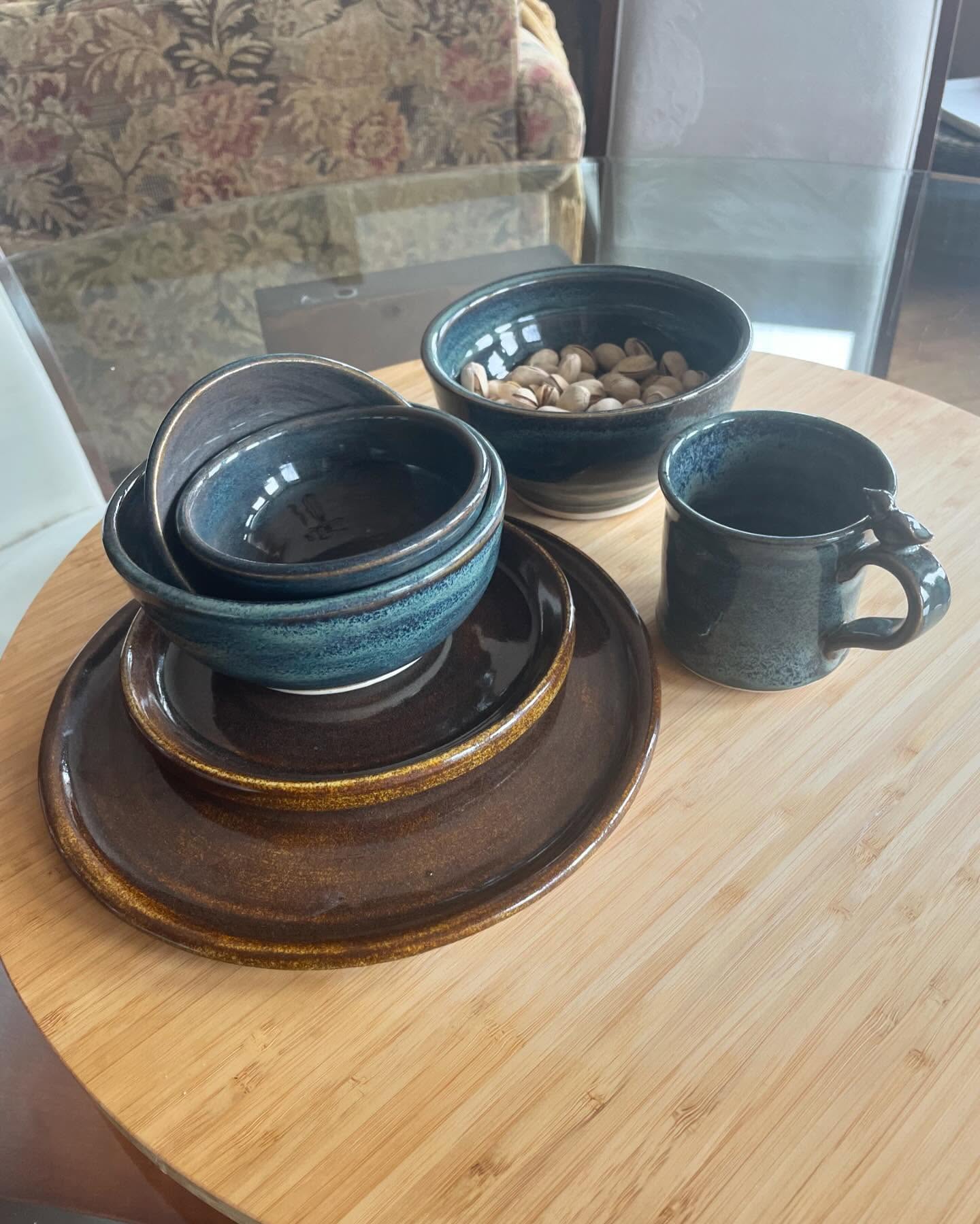 Green glazed teacups set